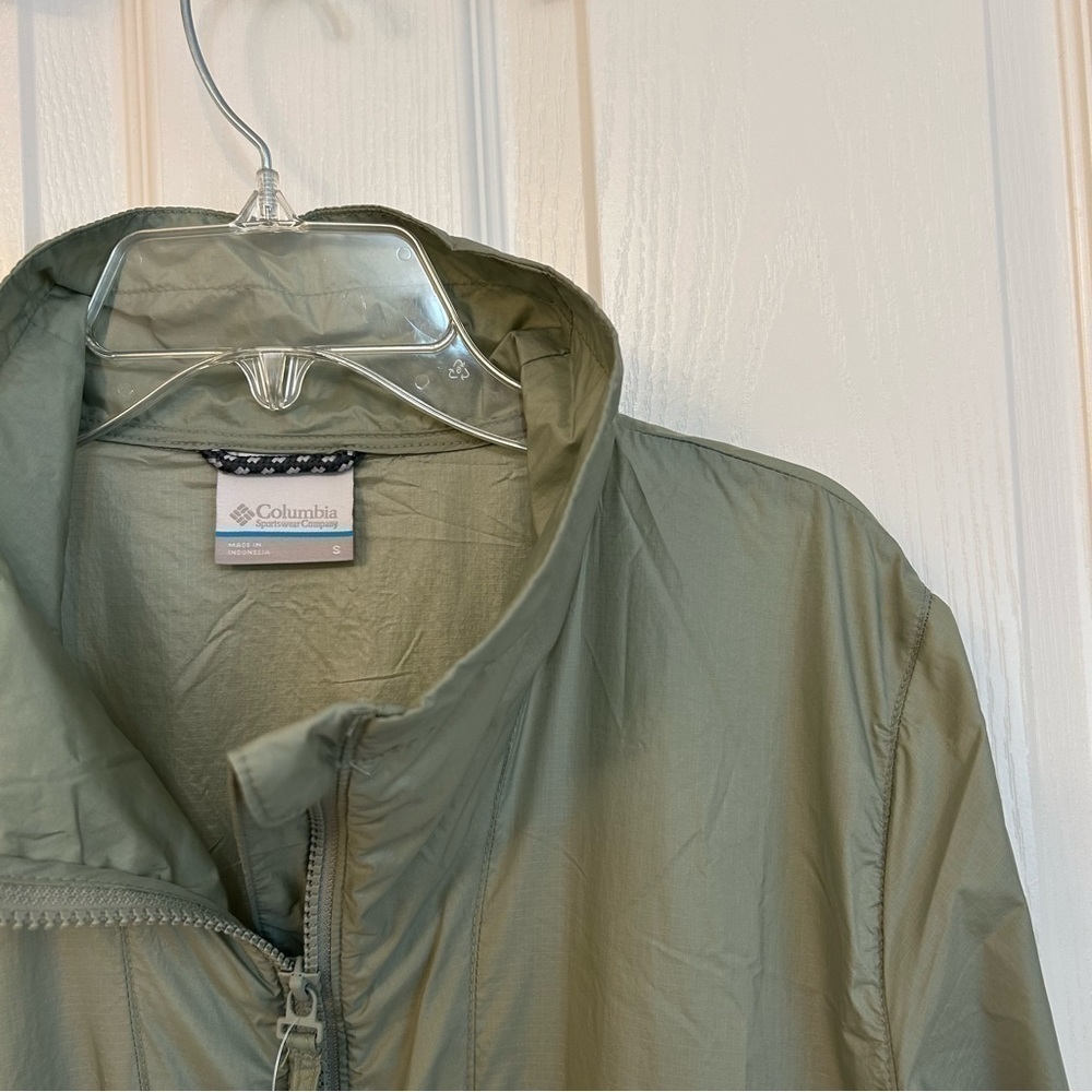 Columbia Women's Sunny City Windbreaker in Safari Green Size S - Picture 8 of 11